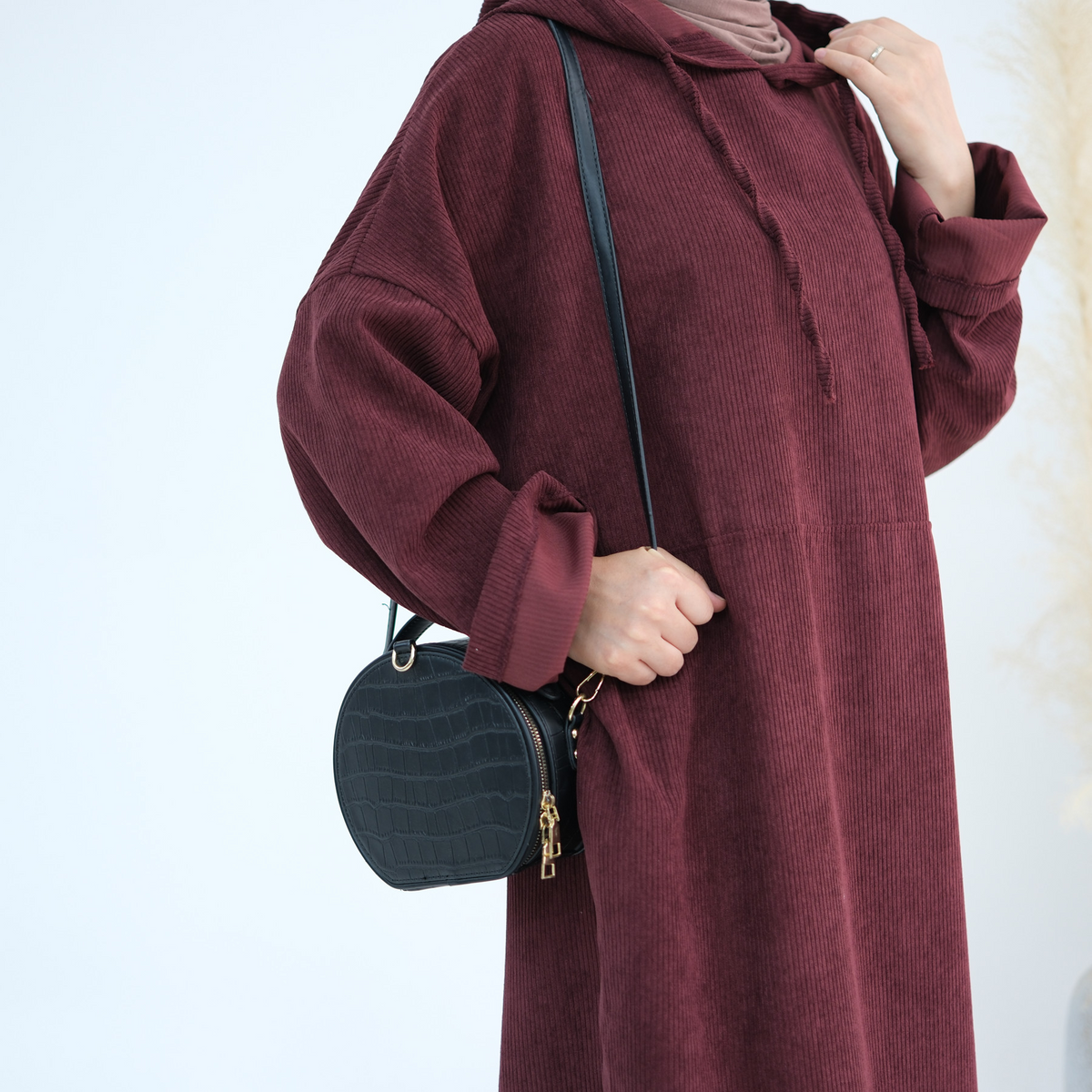 Nour Corduroy Hooded Abaya – LY75