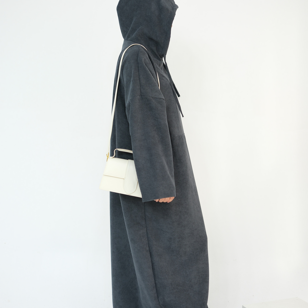 Nour Corduroy Hooded Abaya – LY75