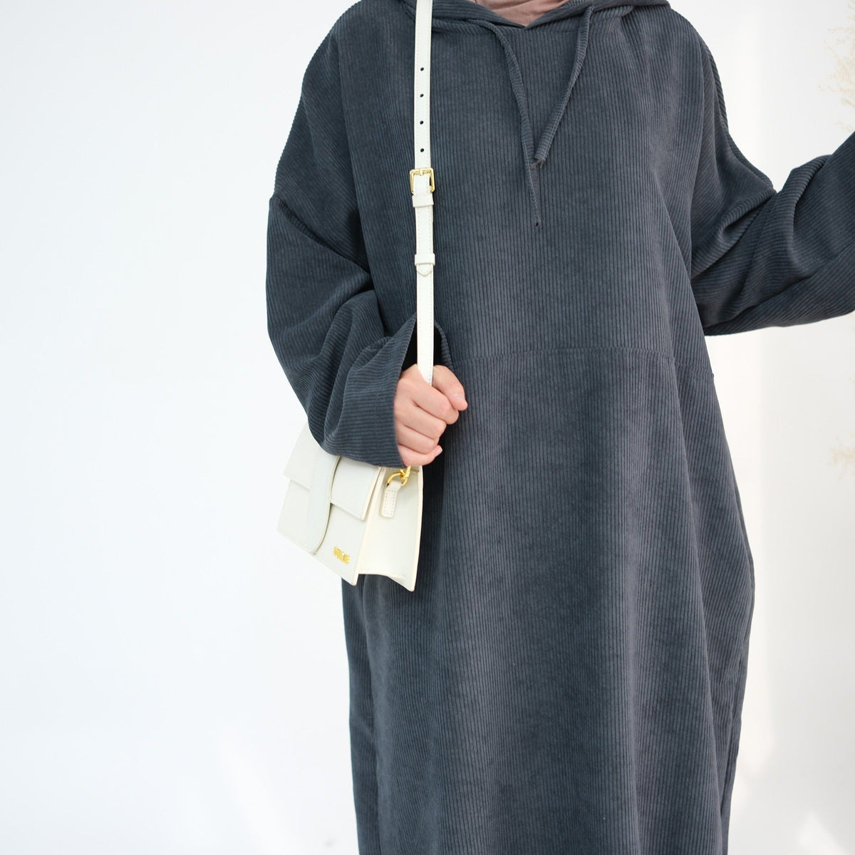 Nour Corduroy Hooded Abaya – LY75
