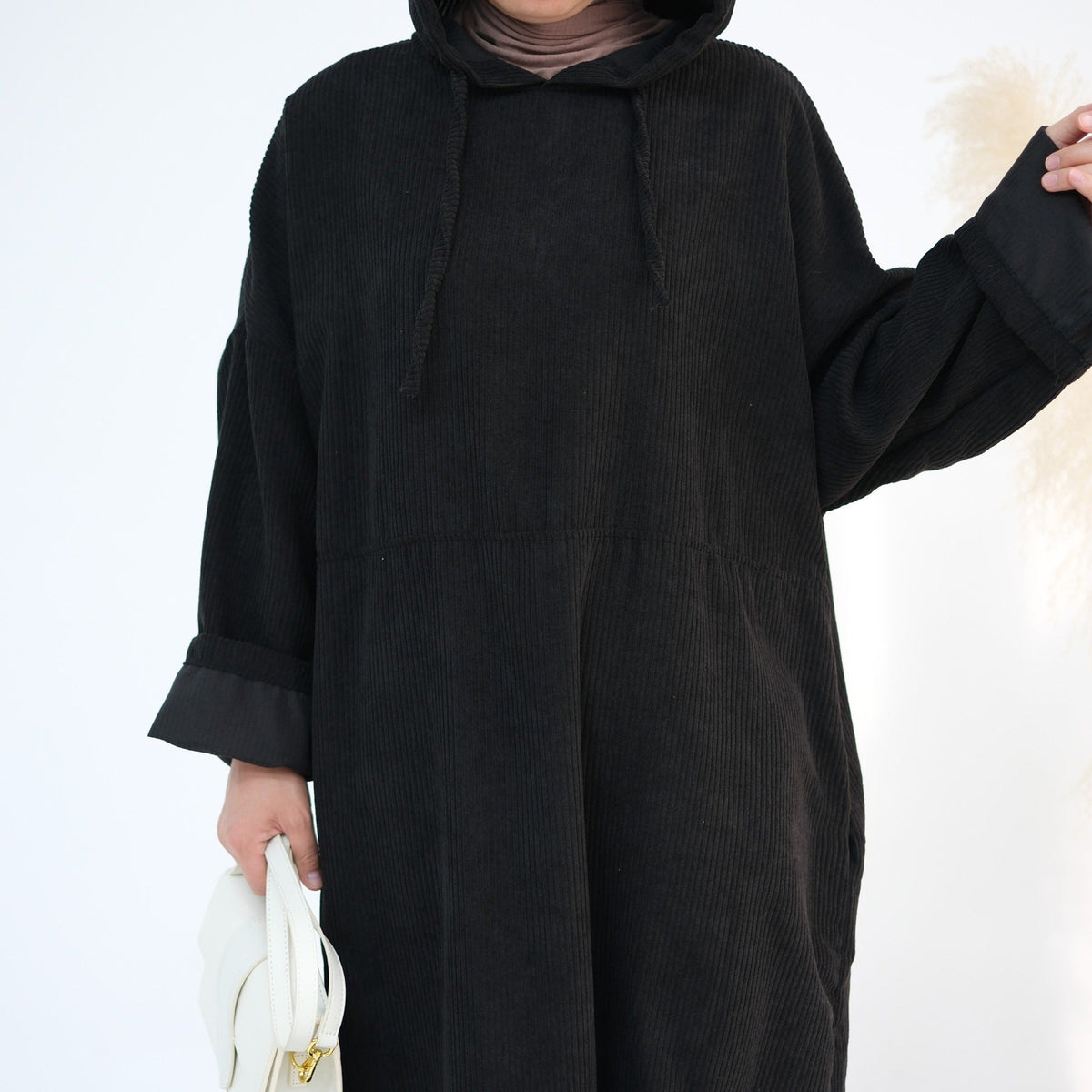 Nour Corduroy Hooded Abaya – LY75